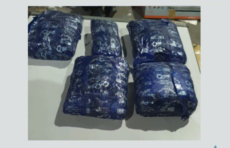 ކަނޑުމަގުން ގެނައި 3.3 ކިލޯގެ ޑްރަގް އަތުލައިގެންފި