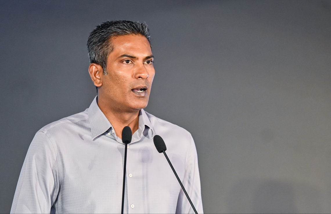 އެޗްޑީސީން ކުރިއަށް އޮތް ތަނުގައި ހިންގާނެ އެންމެ މުހިއްމު ޕްރޮޖެކްޓްތައް އިފުތިތާހު ކުރުމަށް ބޭއްވި ރަސްމިއްޔާތުގައި އެ ކުންފުނީގެ އެމްޑީ ފަޒުލް ވާހަކަ ދައްކަވަނީ.---ފޮޓޯ: ފަޔާޒު މޫސާ | މިހާރު