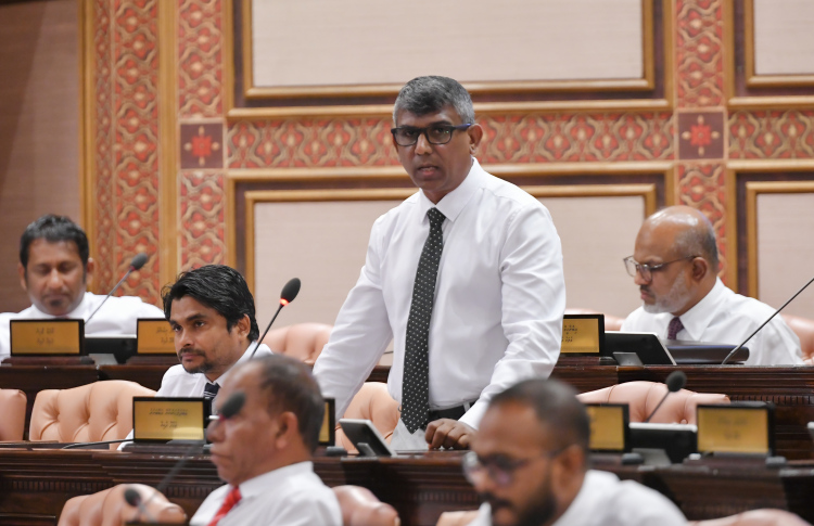 "މީޑިއާ ބިލް އަނބުރާ ގެންދިއުމުގެ ވިސްނުމެއް ނެތް"