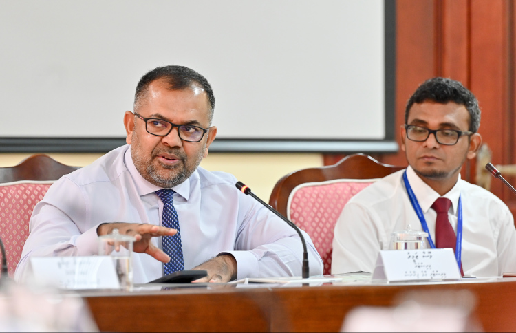 1.5ބިލިއަން ޑޮލަރުގެ ދަރަނި ލުއިކުރަން މަޝްވަރާކުރަނީ