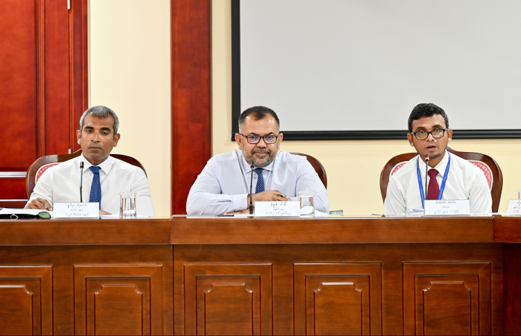 5 ބިލިއަންގެ ދަރަނި ދެއްކިޔަސް، ބަޖެޓު ސާޕްލަސްގައި!