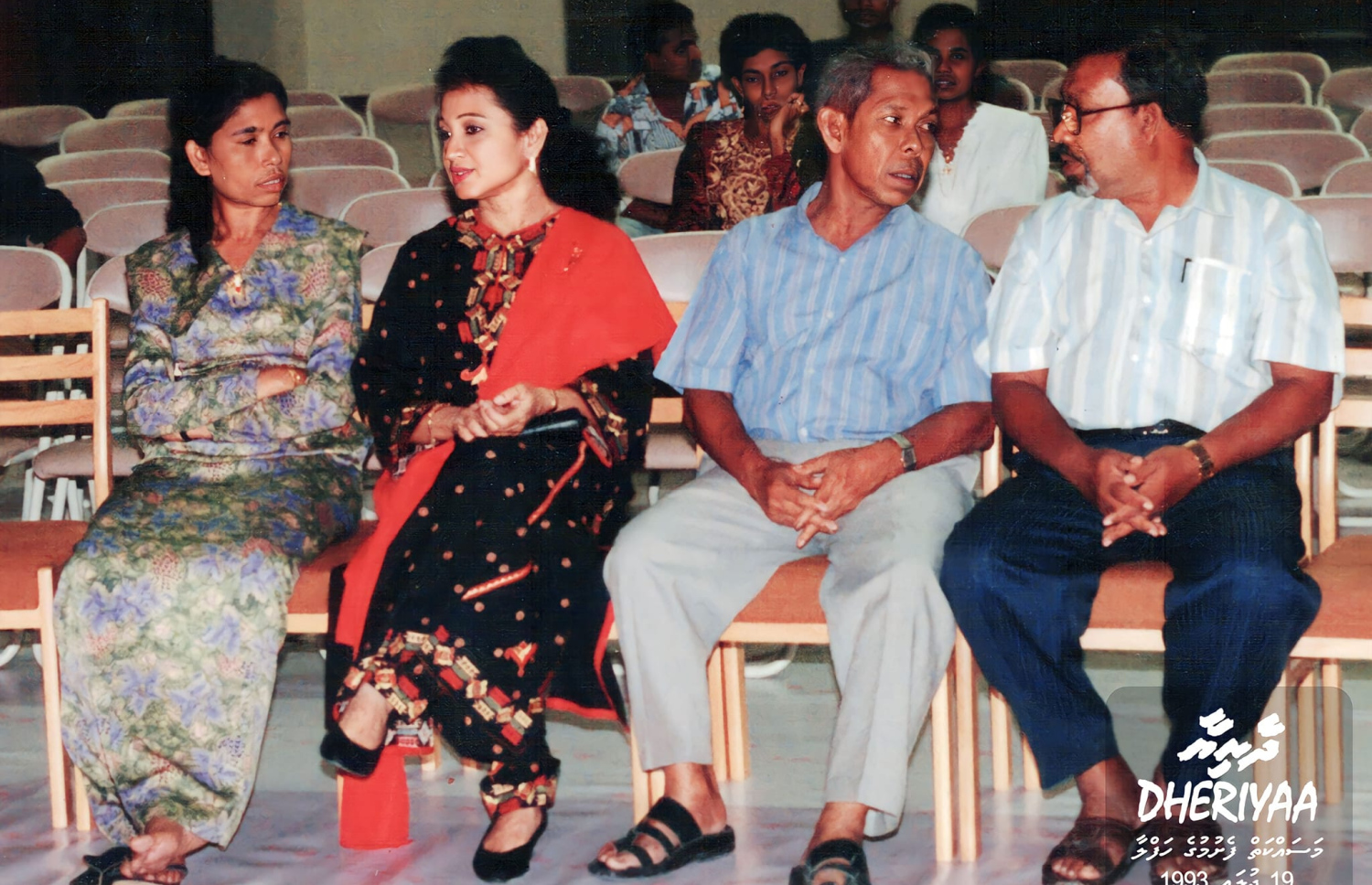 "ދެރިޔާ" ގެ ބައެއް ލަވަތައް ހައްދަވައިދެއްވި ސޯދުބެ (ކ-2) އާއި ފިލްމުގެ ދެ އެކްޓަރުން ކަމަށްވާ އާރިފާ (ވ) އަދި ދުނި މަރިޔަމް ވަހީދާ.