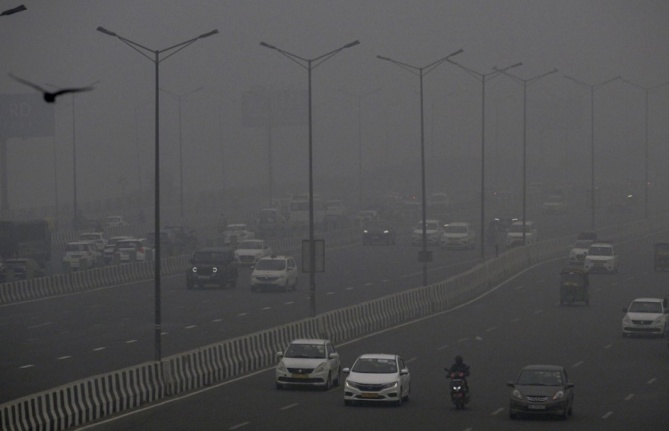 ނިއު ދިއްލީގައި އާދަޔާ ހިލާފަށް ވައި ނުސާފުވެއްޖެ