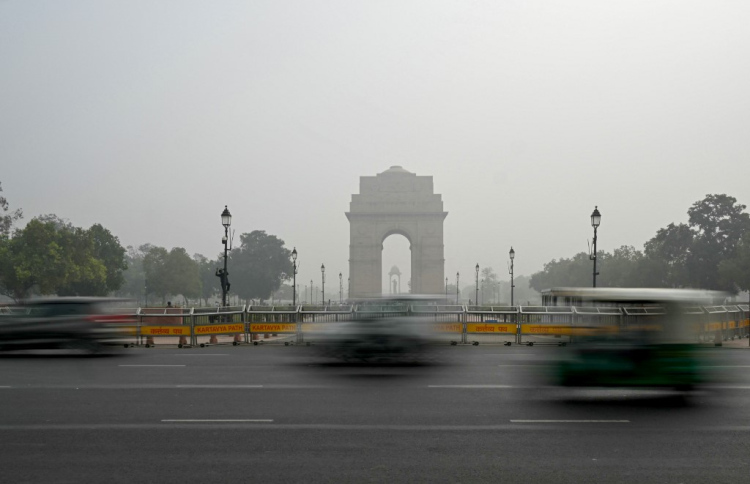 އިންޑިއާގެ ނިއު ދިއްލީއަށް ބިންހެލުމެއް