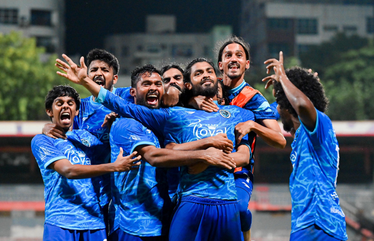 ކުޑަހުވަދުއަށް ދެ ރަތްކާޑް ފުވައްމުލަކަށް ތިން ޕޮއިންޓް