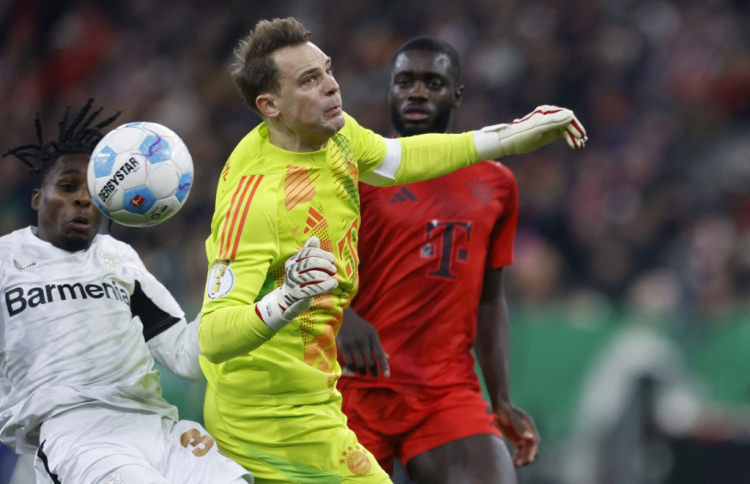 ނޯޔާގެ ފުރަތަމަ ރަތްކާޑާ އެކު ބަޔާން ކަޓައިފި