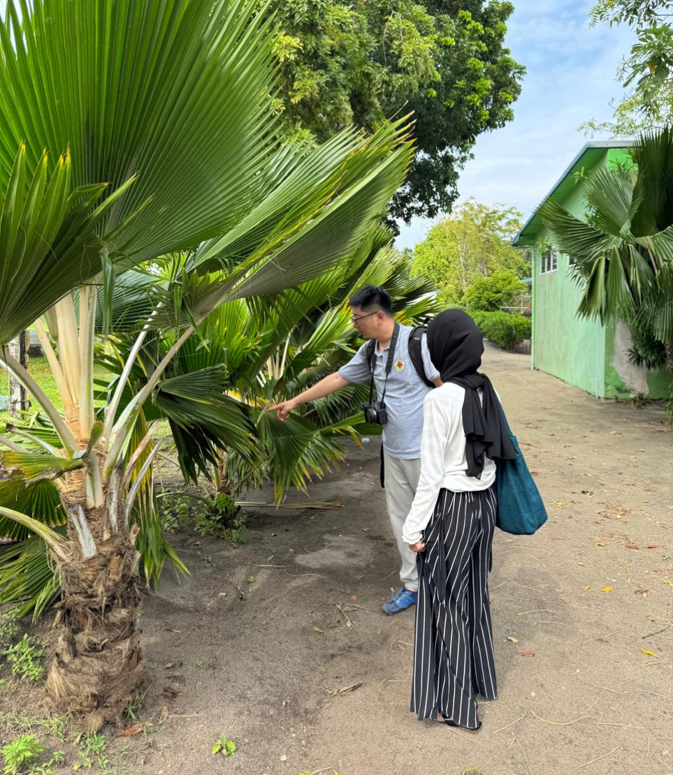 ކަޓާސްގެ ފަންނީ މާހިރުންގެ ޓީމު ހދ. ހަނިމާދޫގައި.-- ފޮޓޯ: ދަނޑުވެރިކަމާ ބެހޭ މިނިސްޓްރީ