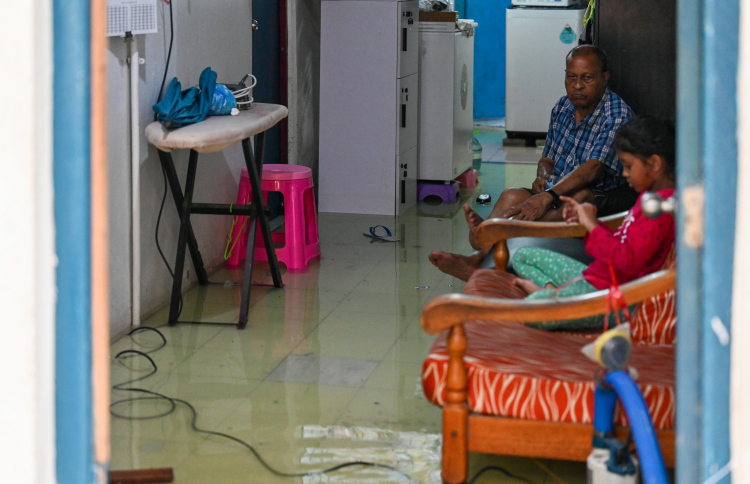 ފެންބޮޑުވުމުގެ ސަބަބުން 5 ގެއަކުން މީހުން ބަދަލުކުރަނީ