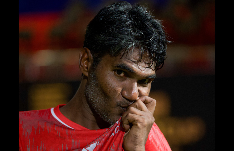 މިއީ އައްޑޫ ފުޓްބޯޅައިގެ ޖޭމްސް ބޮންޑް!