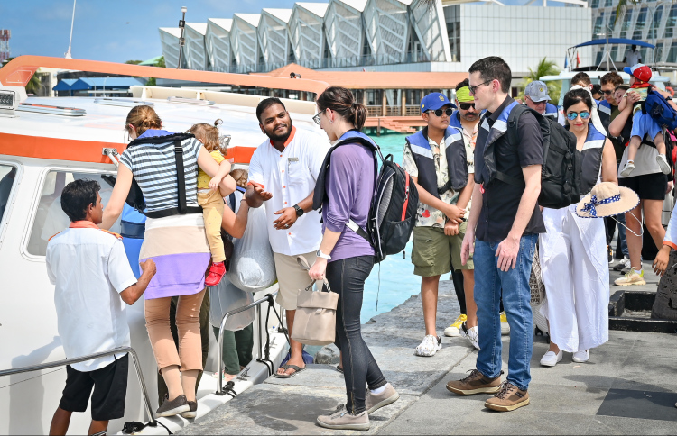 ޗަައިނާއިން ރާއްޖެ އައި ޓޫރިސްޓުންގެ އަދަދު ދެލައްކައަށް