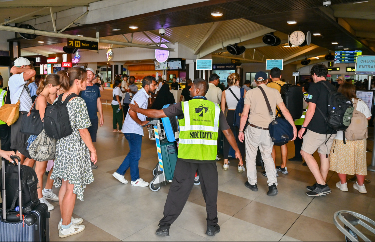 ޓޫރިސްޓުން އައި އަދަދު 9.6 ޕަސެންޓު އިތުރު