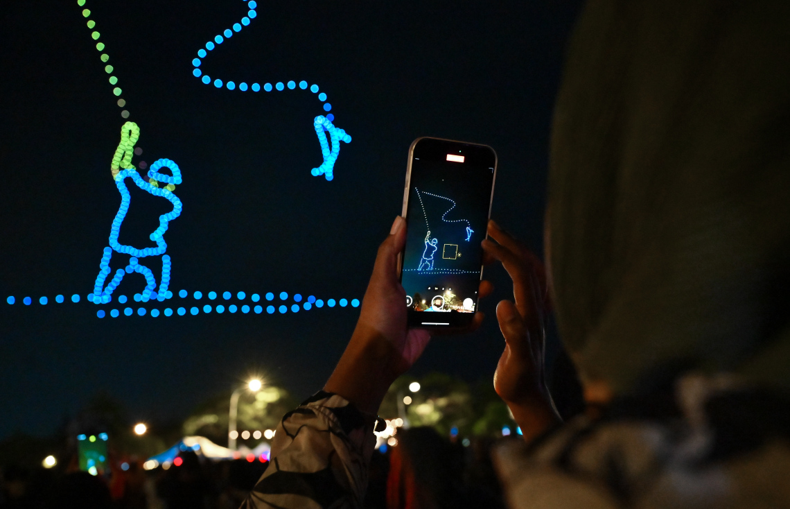 Fireworks aa eki madhamaa rey Hulhumale gai  drone show eh