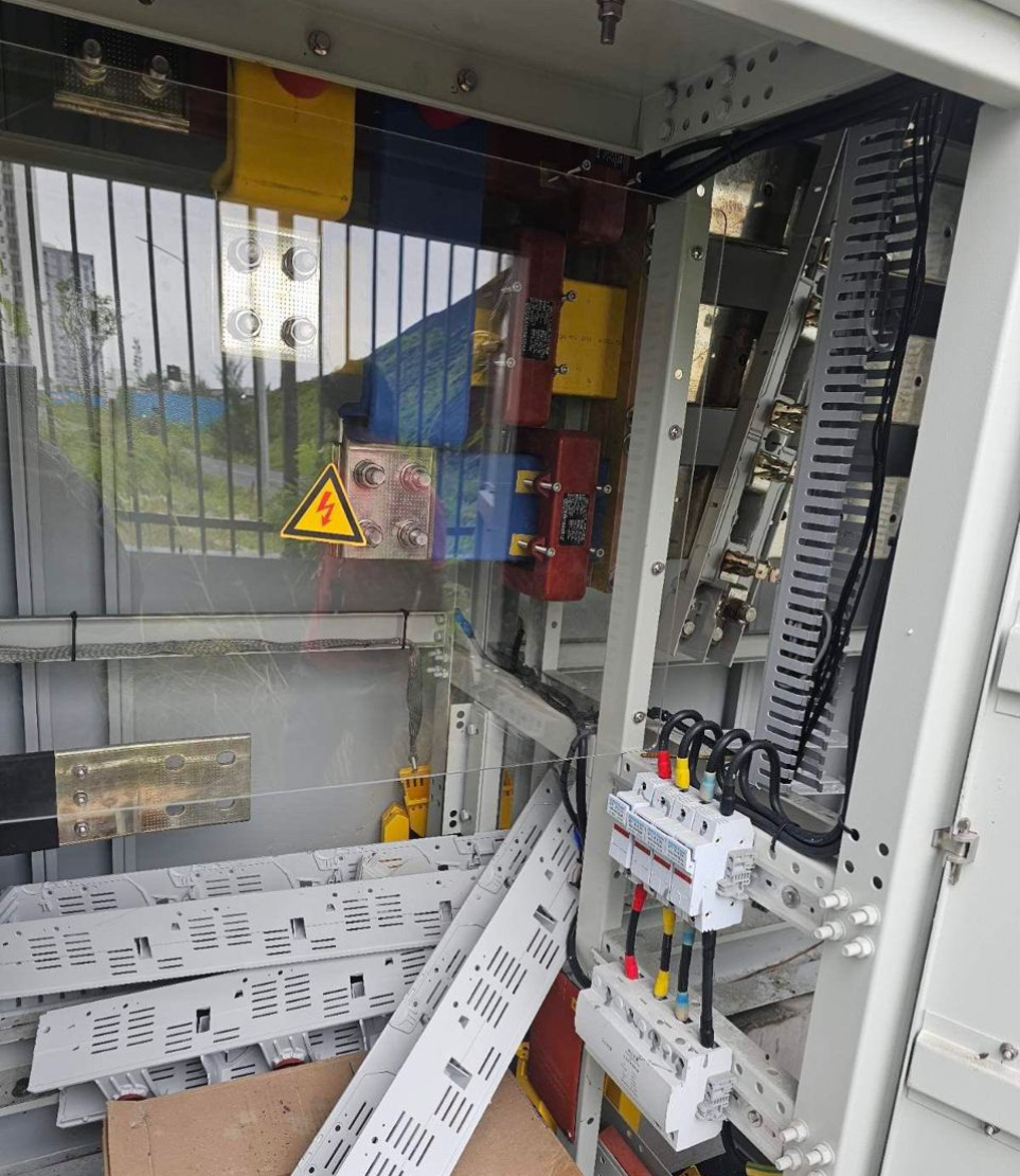 ހުޅުމާލެ 2 ގައި ހުންނަ ސްޓެލްކޯގެ ޓްރާންސްފޯމަރަކަށް ގެއްލުން ދީފައި.-- ފޮޓޯ: ސްޓެލްކޯ