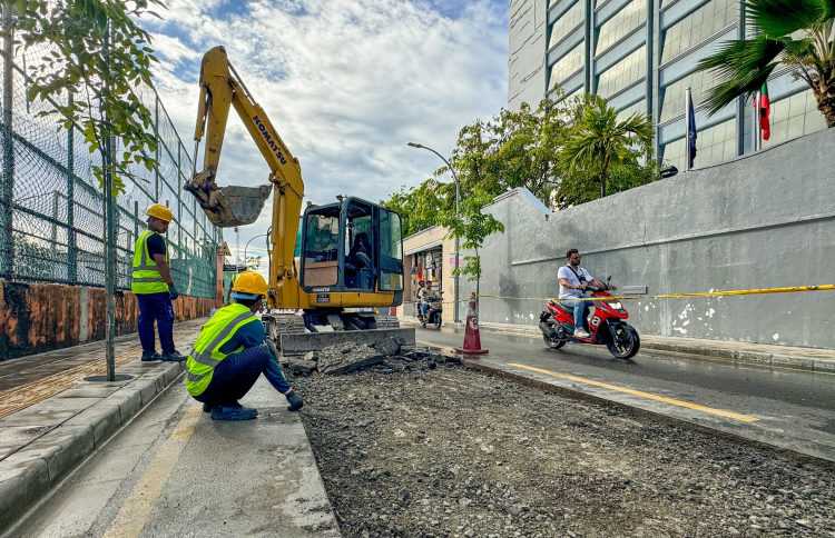 އަމީނީމަގުގެ ހަލާކުވެފައި ހުރި ތަންތަން ހަދަން ފަށައިފި