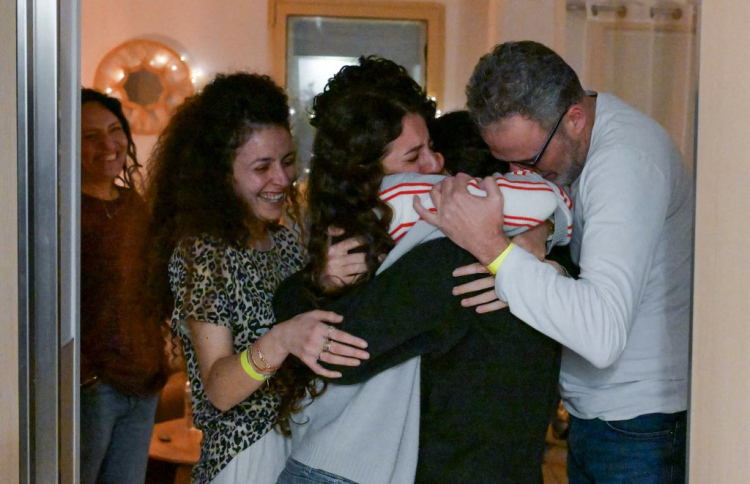 އިޒްރޭލުގެ މިނިވަންވި ރަހީނުން އެދެނީ ސުލްހަވާން