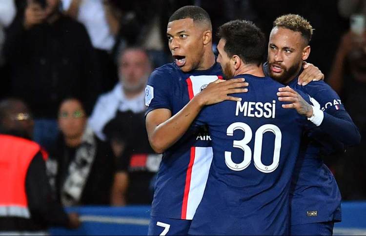 މެސީއާ އަހަންނާ ގުޅުން ރަނގަޅުވުމުން އެމްބާޕޭ ހަސަދަވެރިވި: ނޭމާ