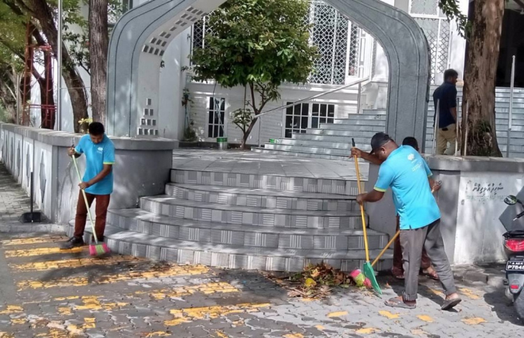 ރޯދައަށް މާލޭގެ މިސްކިތްތައް މަރާމާތު ކުރަން ފަށައިފި