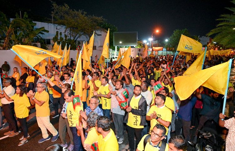 ނަޝީދު އެމްޑީޕީއަށް ސޮއިކުރައްވާ ޖަލްސާއަށް ސަލްޓަންޕާކު