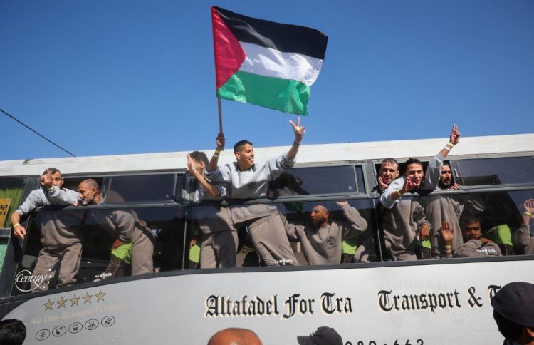 ޑީލް ގަބޫލުކުރުމުން ހަމާސްއަށް މަރުހަބާ ކިޔައިފި