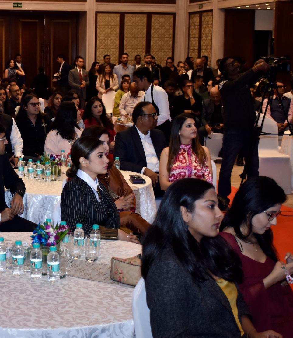 އިންޑިއާގައި ރާއްޖޭގެ ޓޫރިޒަމް ޕްރޮމޯޓްކުރުމަށް ސެލެބްރިޓީންނާއި އިންފްލުއެންސަރުންނާ އެކު ބޭއްވި "މޯލްޑިވިއަން ނައިޓް".-- ފޮޓޯ: އެމްއެމްޕީއާރުސީ