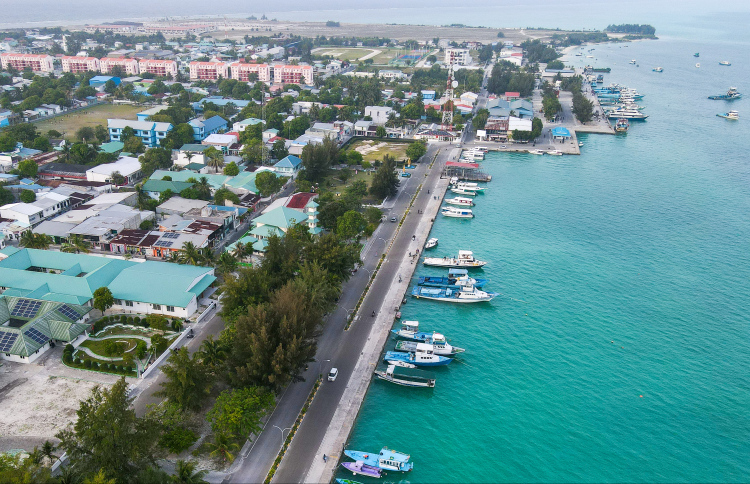 ލޯންޗެއް ކޮންޓްރޯލްނުވެ ޖެޓީގައި ޖެހި، ބަޔަކަށް އަނިޔާ