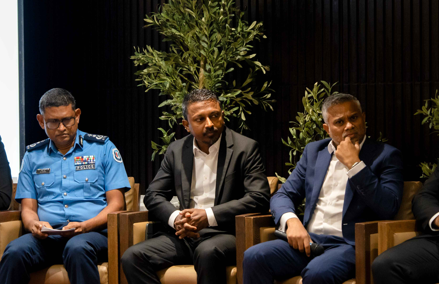 ޕީޖީ (ކ) އާއި އޭޖީ (މ) އަދި ޕޮލިސް ކޮމިޝަނަރު --- ފޮޓޯ/ޕީޖީ އޮފީސް