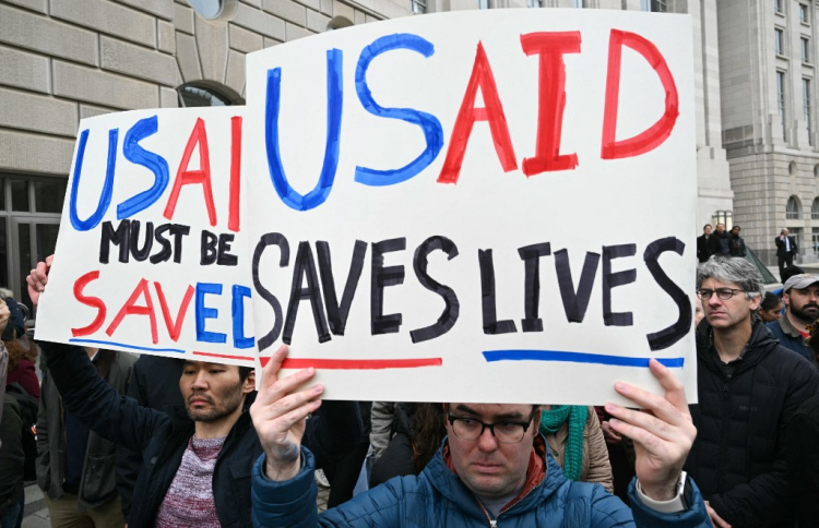 ޔޫއެސްއެއިޑްގެ އޮފީސް ބަންދުކޮށް މުވައްޒަފުން ގެޔަށް!