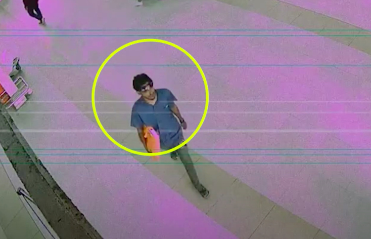 އެއާޕޯޓުން ފޮށިގަނޑެއް ވަގަށް ނެގި މީހަކު ހޯދަނީ