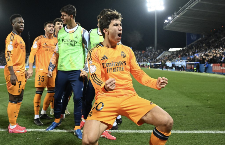 އިމަޖެންސީގައި ރެއާލަށް އެހީވީ ޒުވާން ކުޅުންތެރިން