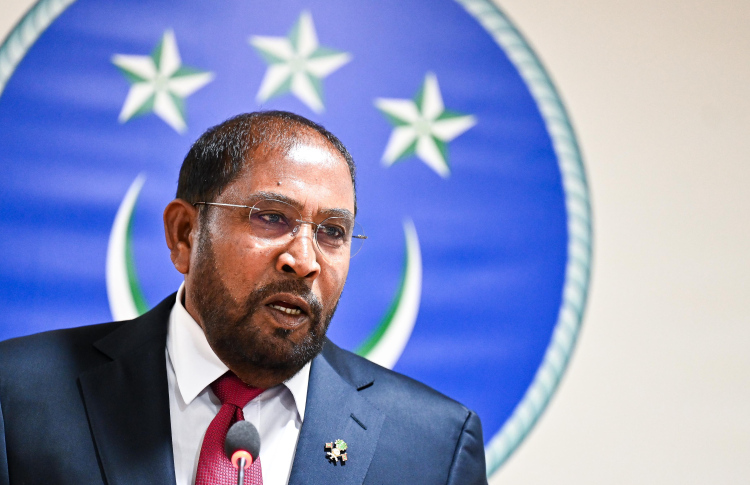 "ގައުމު މި ހާލަތަށް ވައްޓާލީ ކުރީގެ ސަރުކާރުތަކުން"