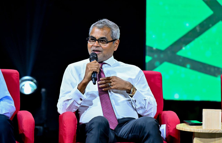 ޑޮލަރުގެ މައްސަލަ ހައްލުވާން ފަށައިފި، ބަދަލު ފެންނާނެ