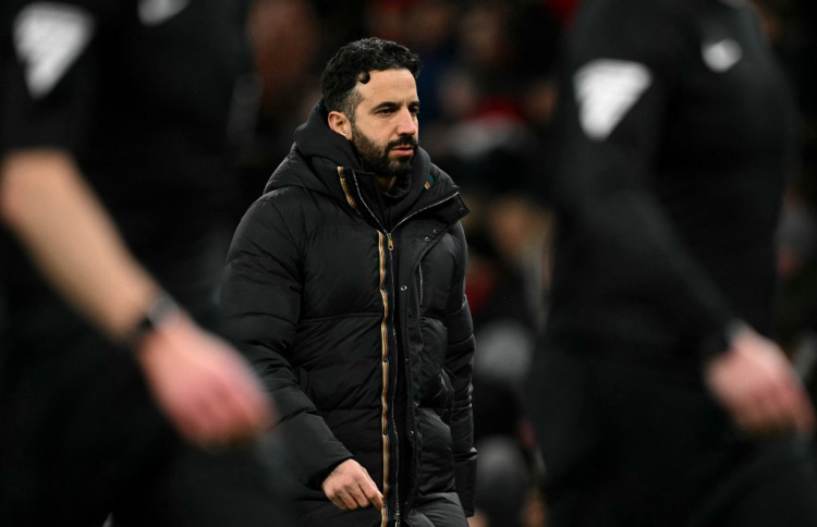 ޔުނައިޓެޑްގެ ވަޒީފާ ގެއްލިދާނެތީ އަމޯރިމް ކަންބޮޑެއްނުވޭ