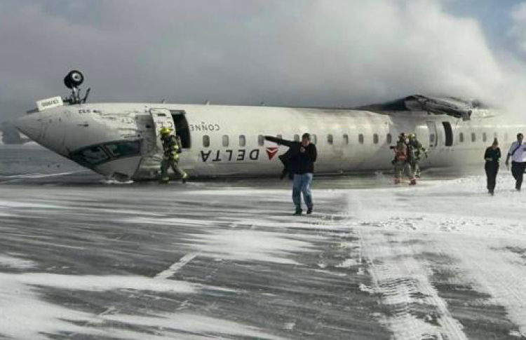 ކެނެޑާގައި މަތިންދާބޯޓެއް ރަންވޭމައްޗަށް ފުށުންޖެހިއްޖެ