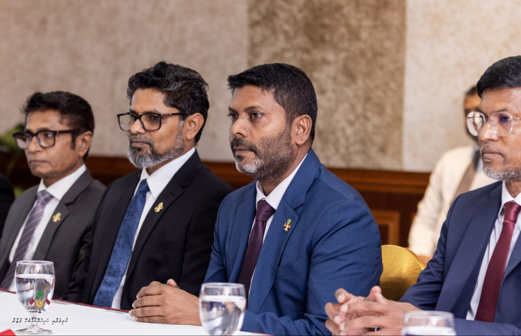 ލީގުގެ ކްލަބްތަކަށް ސަރުކާރުން ފަސް މިލިއަން ރުފިޔާ