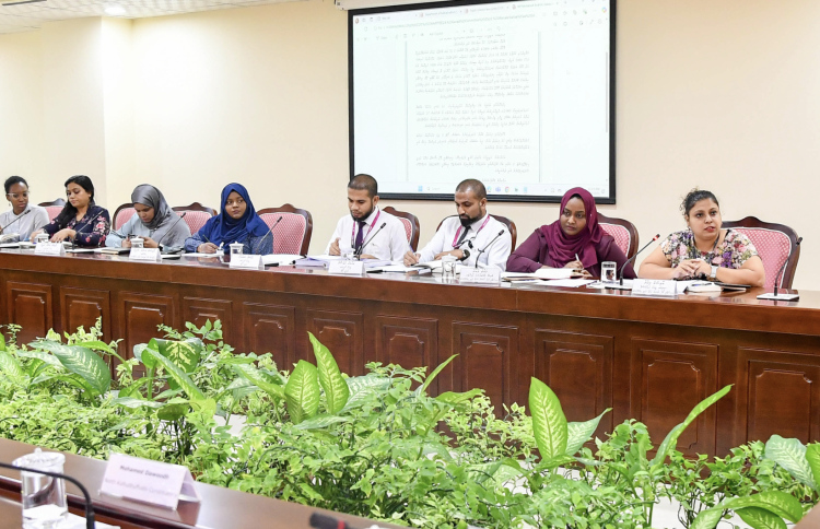 ކޯޓުން ބޭނުންވަނީ ދަރިންގެ ހަރަދު ގާޒީން ކަނޑައަޅަން