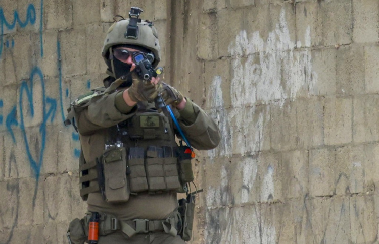 ކާރުތަކަށް ގާ އުކާ ކަމަށް ބުނެ ކުއްޖަކު ޝަހީދުކޮށްފި