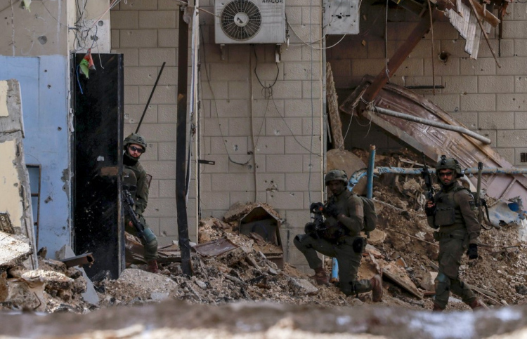 ހުޅަނގު އައްސޭރިން އެތައް ހާސް ބަޔަކު ނެރެލައިފި