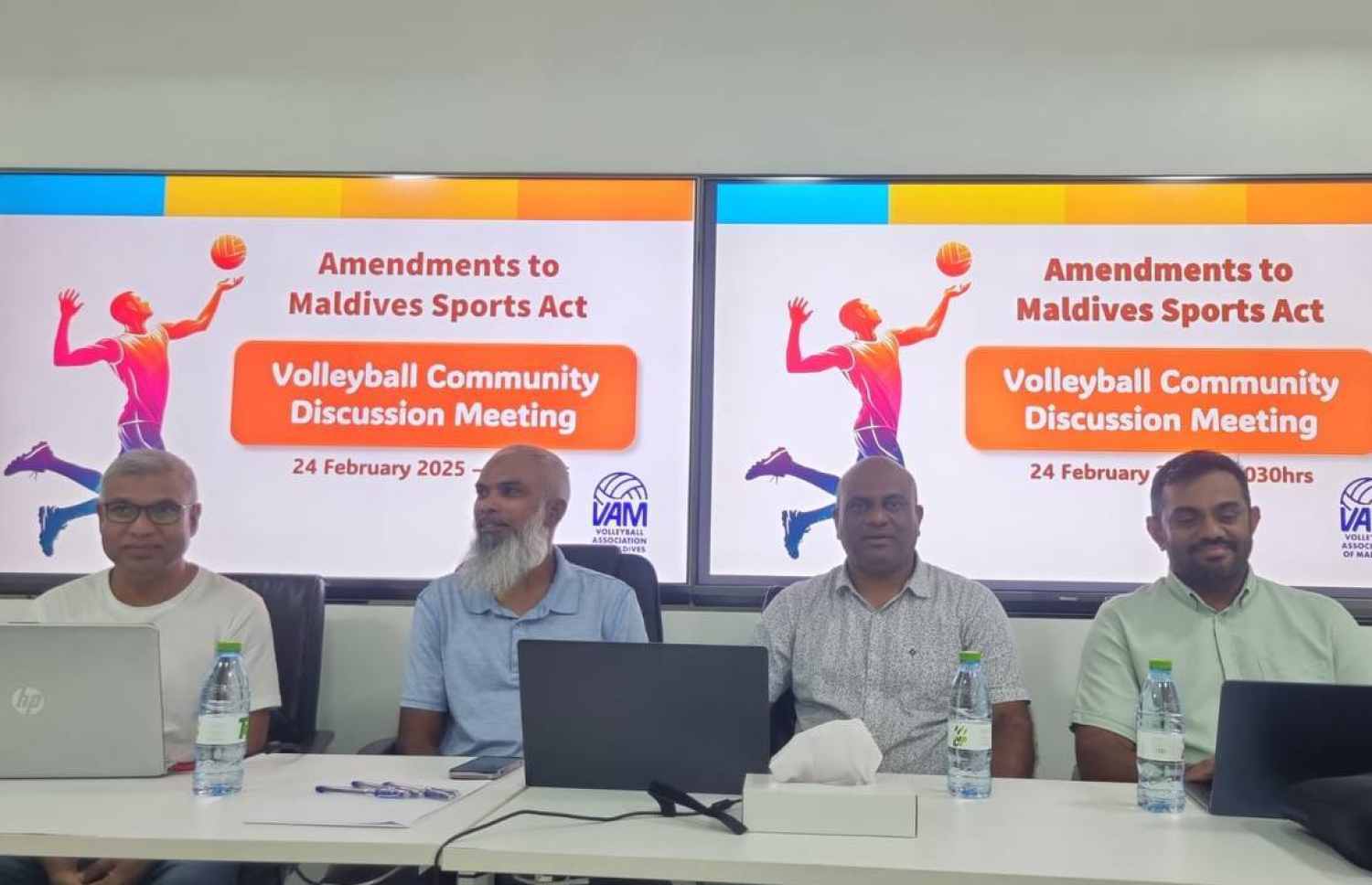 ވީއޭއެމްގެ ބައްދަލުވުމެއްގެ ތެރެއިން ކާއްޓޭ (ވ) އާއި ލަތީފް --- ފައިލް ފޮޓޯ: ވީއޭއެމް