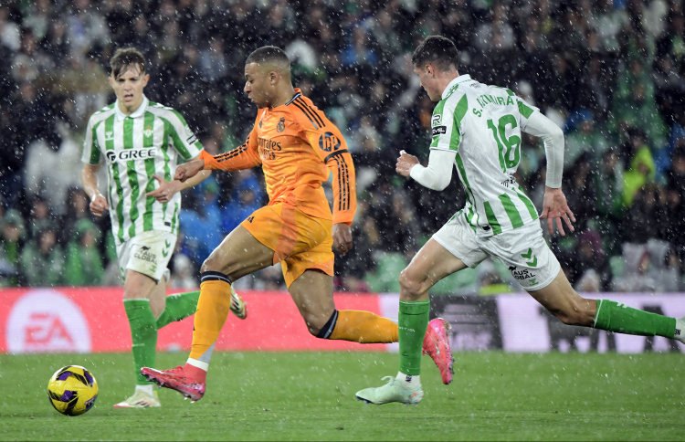 ލީގު ހޯދުމުގައި ރެއާލް މެޑްރިޑަށް ގޮންޖެހުމެއް