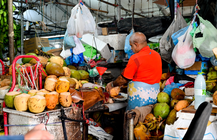 މާރުކޭޓުގައި އެންމެ ތަދު އެއްޗަކީ ކުރުނބާ