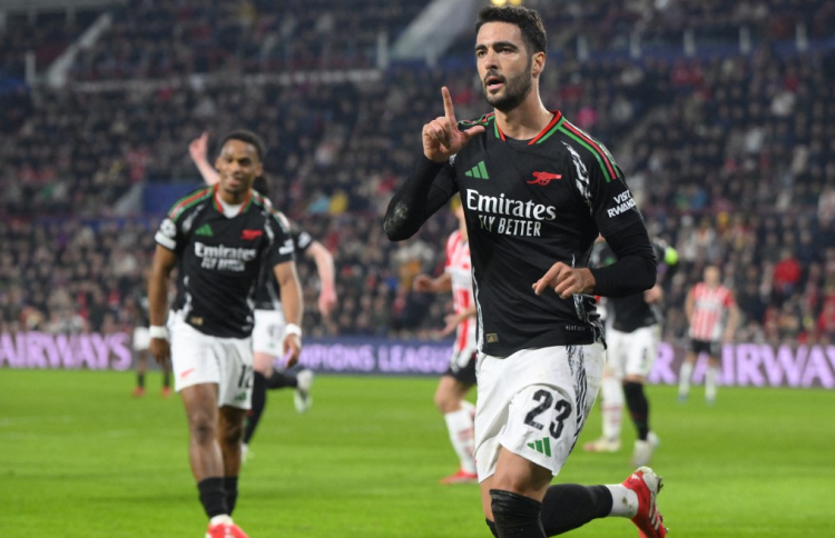 ރެކޯޑް މޮޅަކާ އެކު އާސެނަލް ކުއާޓާއާ ގާތަށް