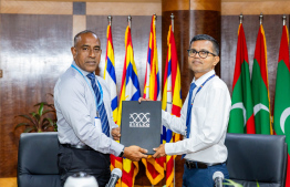 STELCO Managing Director Hussain Fahmy and MTCC CEO and Managing Director Ahmed Saudee during the agreement signing ceremony -- STELCO