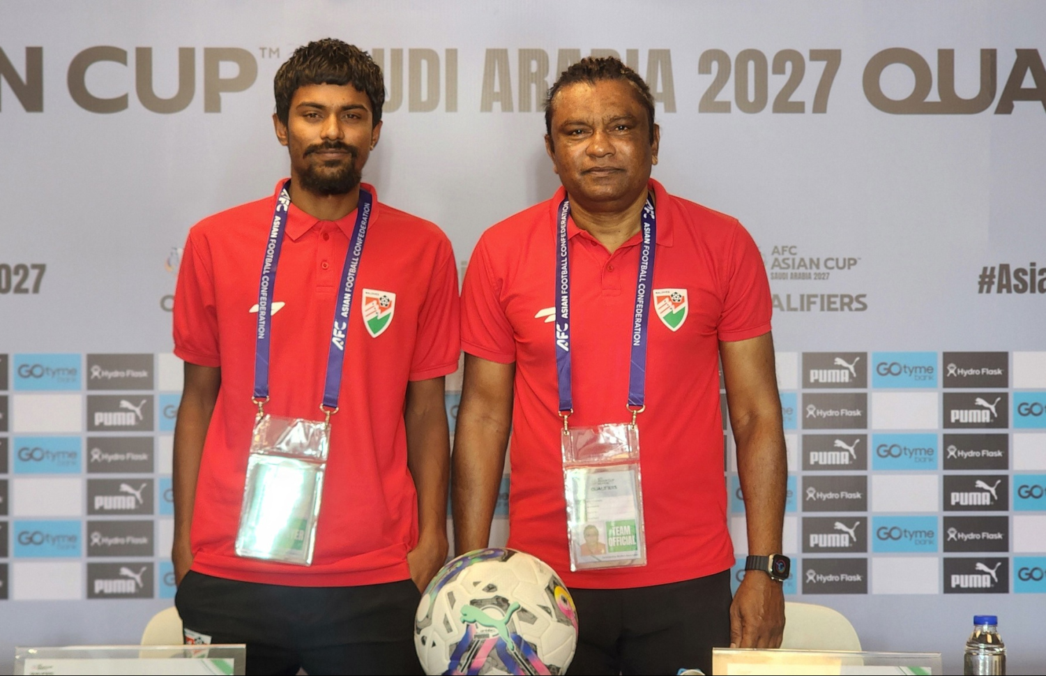 ޕްރީ މެޗު ޕްރެސް ކޮންފަރެންސްގައި ސުޒޭނާއި މިޑްފީލްޑަރު އައިސަމް