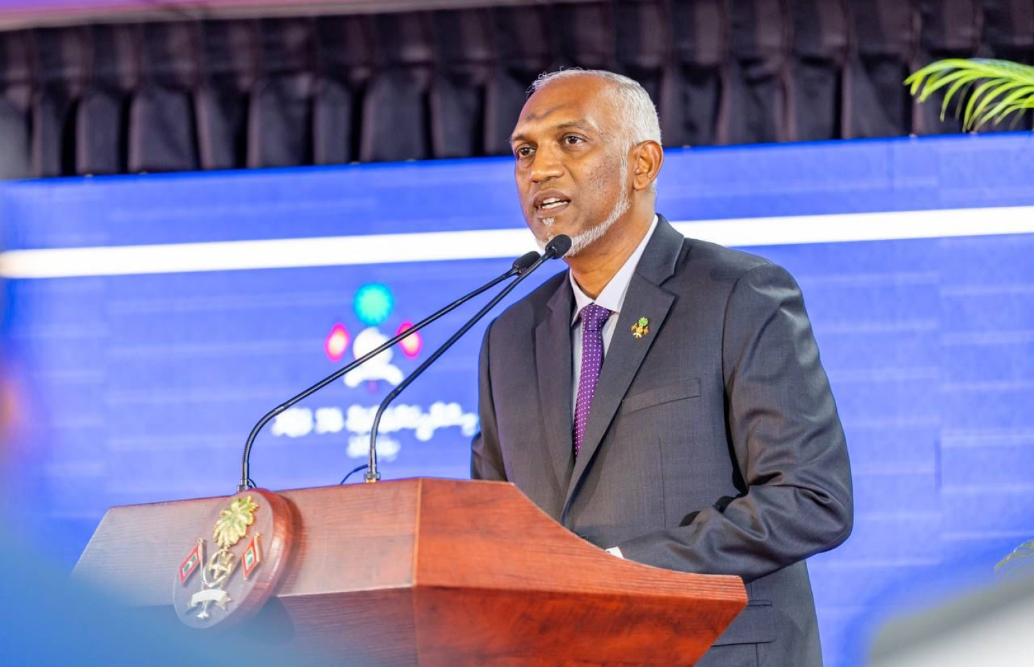 މިރޭ ބޭއްވި ހާފިޒުންގެ ދަސްވެނިވުމުގެ ޖަލްސާގައި ރައީސް ޑރ. މުހައްމަދު މުއިއްޒު ވާހަކަ ދައްކަވަނީ.-- ފޮޓޯ: އިސްލާމިކް މިނިސްޓްރީ