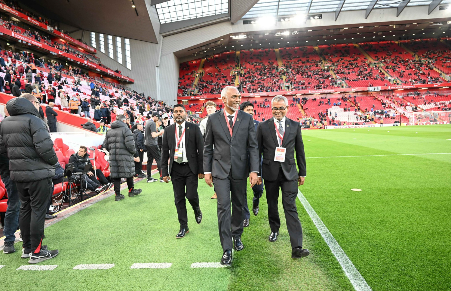 ލިވަޕޫލްގެ ޓޫރިޒަމް ޑެސްޓިނޭޝަން ޕާޓްނަރެއްގެ ގޮތުގައި ރާއްޖެ ޕްރޮމޯޓް ކުރުމުގެ ކެމްޕޭން އިފުތިތާހު ކޮށްދެއްވުމަށް ރައީސް މުއިއްޒު ވަޑައިގަންނަވަނީ.---ފޮޓޯ: ރައީސް އޮފީސް