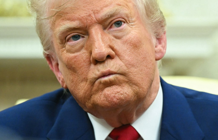 ޣައްޒާގައި ހަމަލާތައް މެދުކަނޑާލަން ޓްރަމްޕު އެދެފި