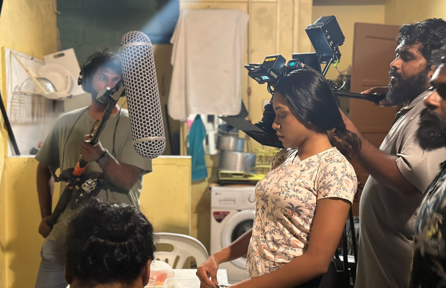 'އަބަދަށް' ޝޫޓް ކުރަނީ