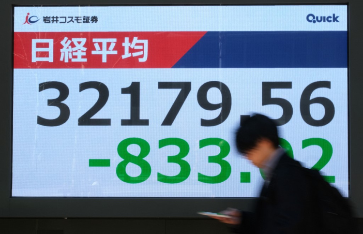 ޗައިނާއިން އެމެރިކާގެ މުދަލަށް 125 ޕަސެންޓުގެ ޓެރިފް