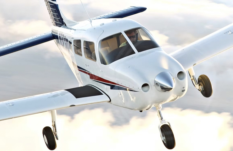 ބޯޓެއްގެ ބުރަފަތީގައި ޖެހި ދަރިވަރަކު ޒަހަމްވެއްޖެ