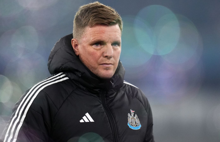 ނިއުކާސަލްގެ ކޯޗު ހޮސްޕިޓަލްގައި އެޑްމިޓްކޮށްފި